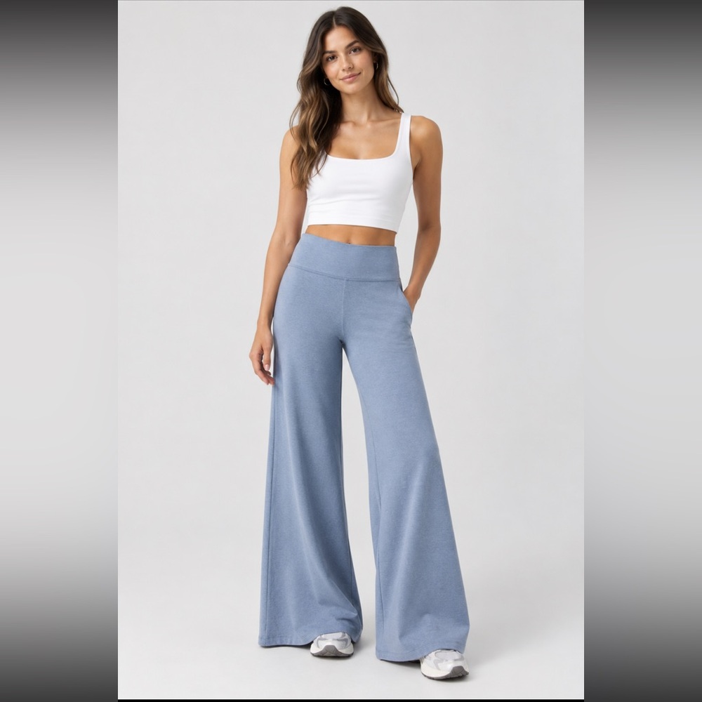 NWT Vuori Halo Easy Wideleg Pant - Short in Coastal Fog Heather